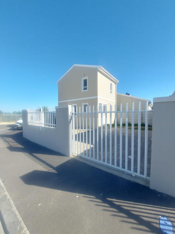 To Let 2 Bedroom Property for Rent in Rivergate Western Cape